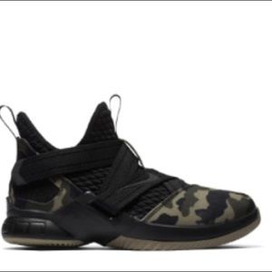 NIKE Lebron Soldiers 12 SFG